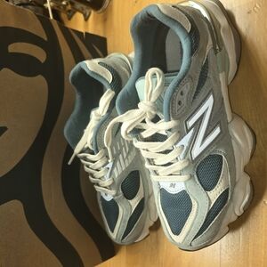 New Balance Women's Sneakers 9060